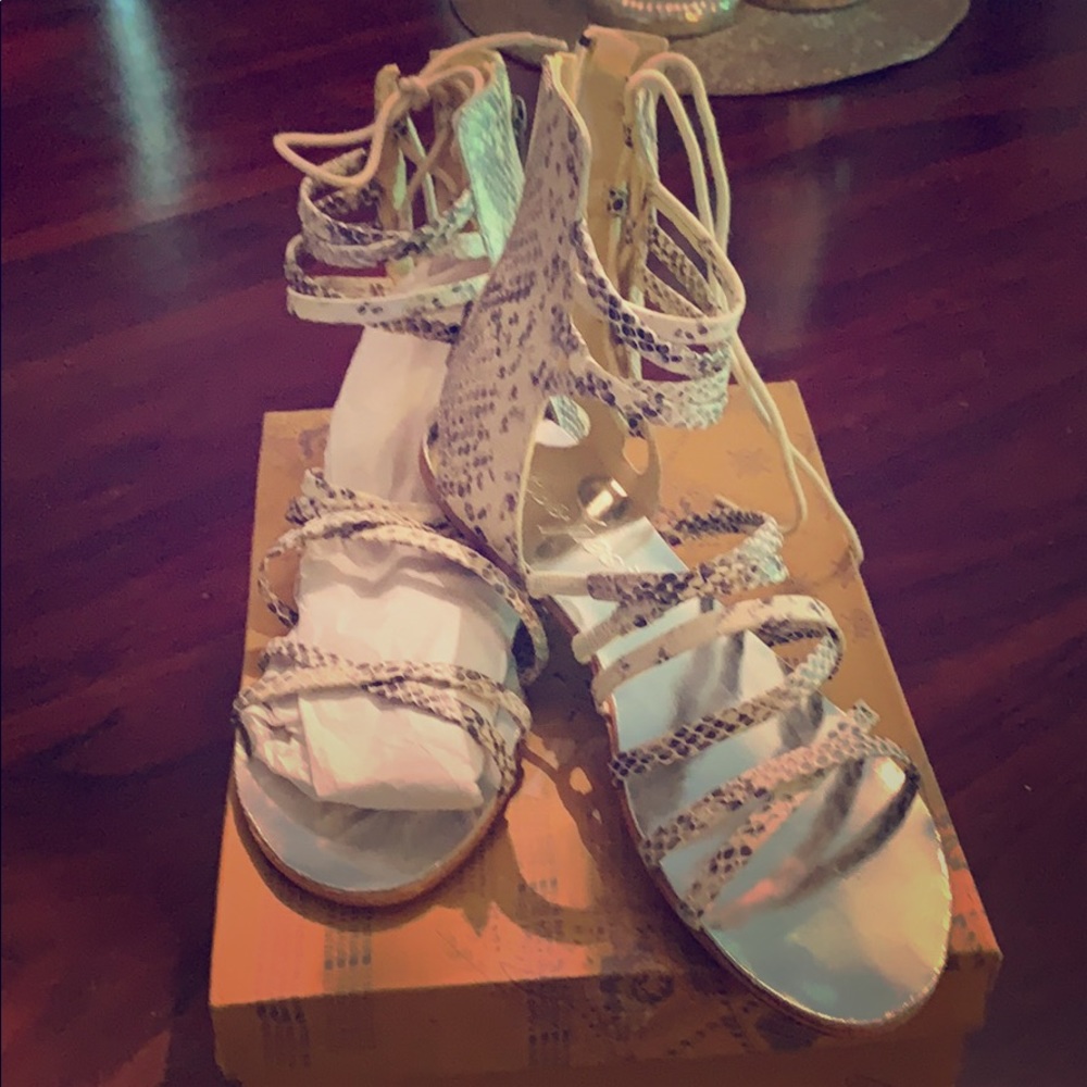 NWT TRENDY FreePeople gladiator snake sandal s 38
